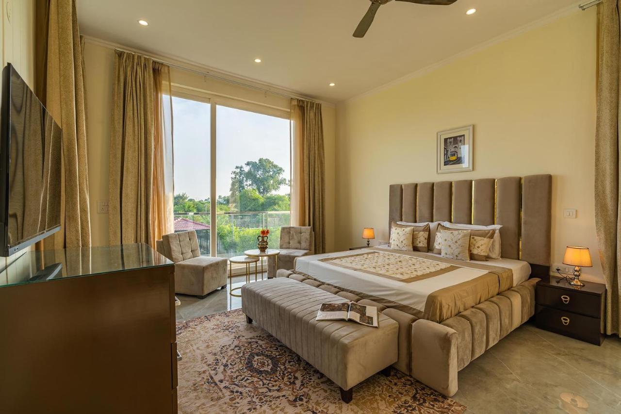 Stayvista At Blanc Belle With Outdoor Pool Sohna Zewnętrze zdjęcie