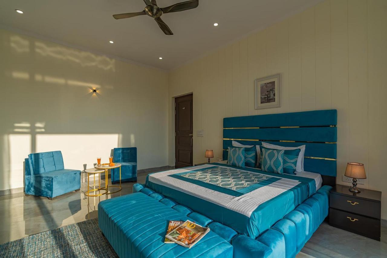 Stayvista At Blanc Belle With Outdoor Pool Sohna Zewnętrze zdjęcie